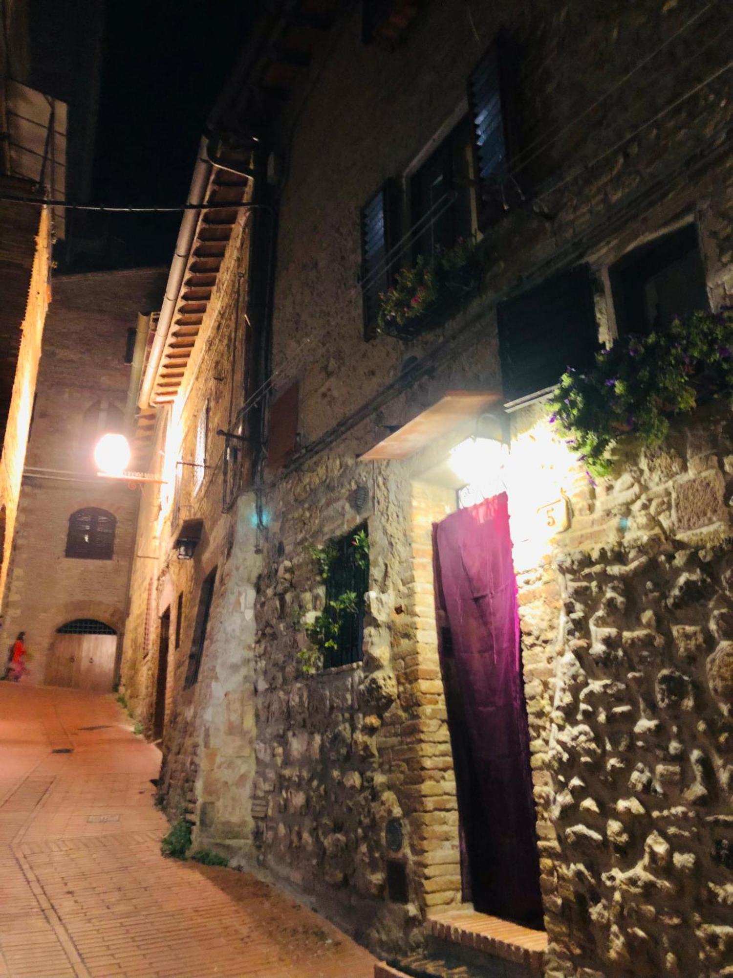 Casa Nel Centro Storico Appartement San Gimignano Buitenkant foto